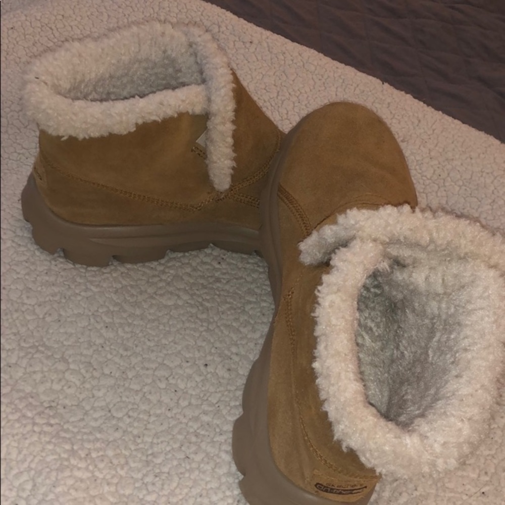 Sketchers walking on Air boots